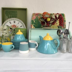 kitchen smalls blue tones