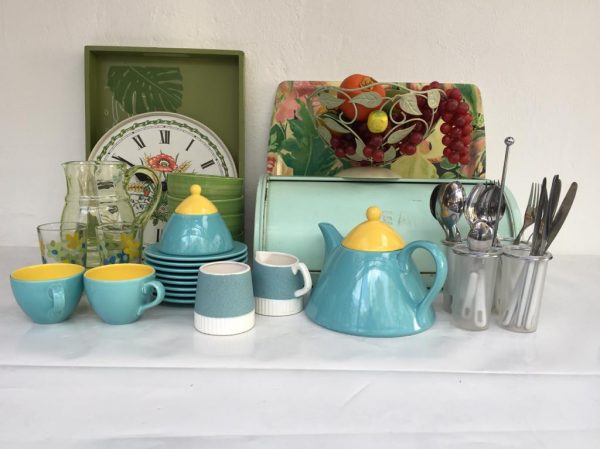 kitchen smalls blue tones