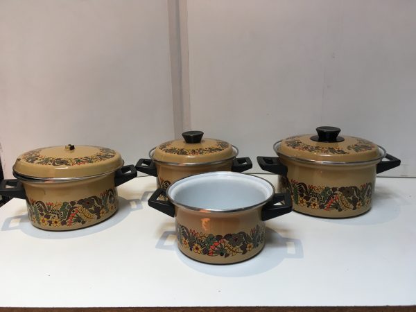 kitchen small cooking pots